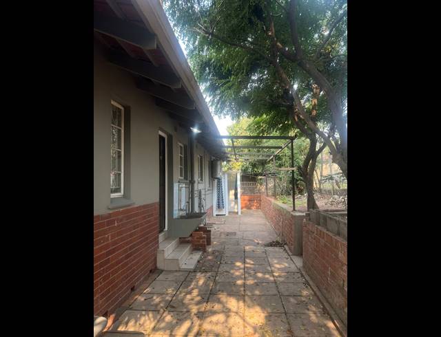 3 BEDROOM HOUSE TO LET IN OVERPORT